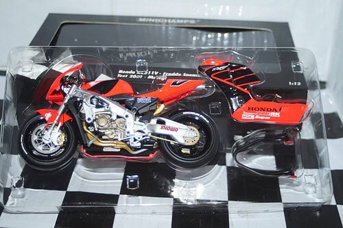Minichamps honda rc211v summer test bike 2001 1:12th 122 017946