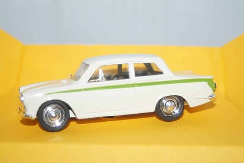 Corgi (classic cars) ford lotus cortina white 1:36th d708/1