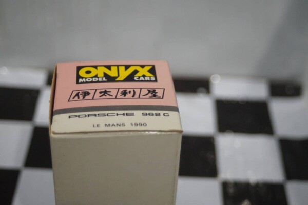 Onyx porsche 962 c le mans #44 1990 special edition 1:43 scale