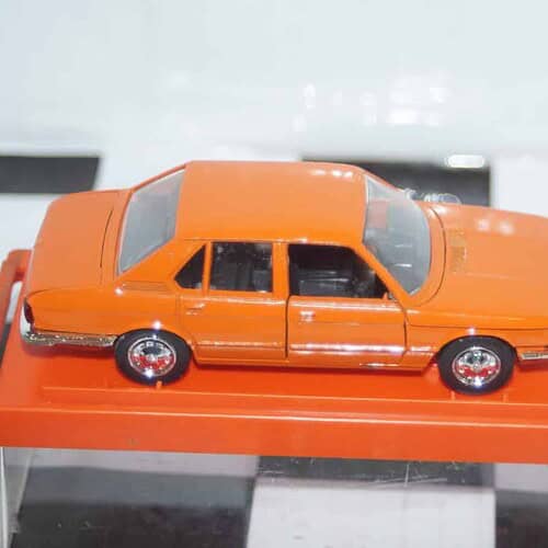 Schuco bmw 520 orange 1:43 scale diecast ref 301 617