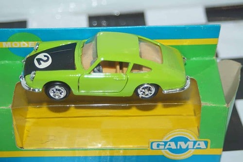 Gama porsche 911 rallye green in 1:43 scale 9735