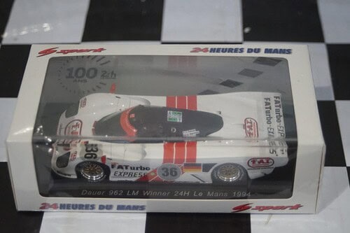 Spark dauer porsche 962 winner 24h le mans 1994 1:43 ref 43lm94