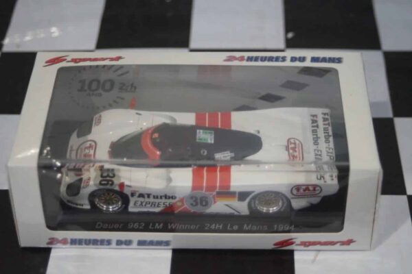 Spark dauer porsche 962 winner 24h le mans 1994 1:43 ref 43lm94