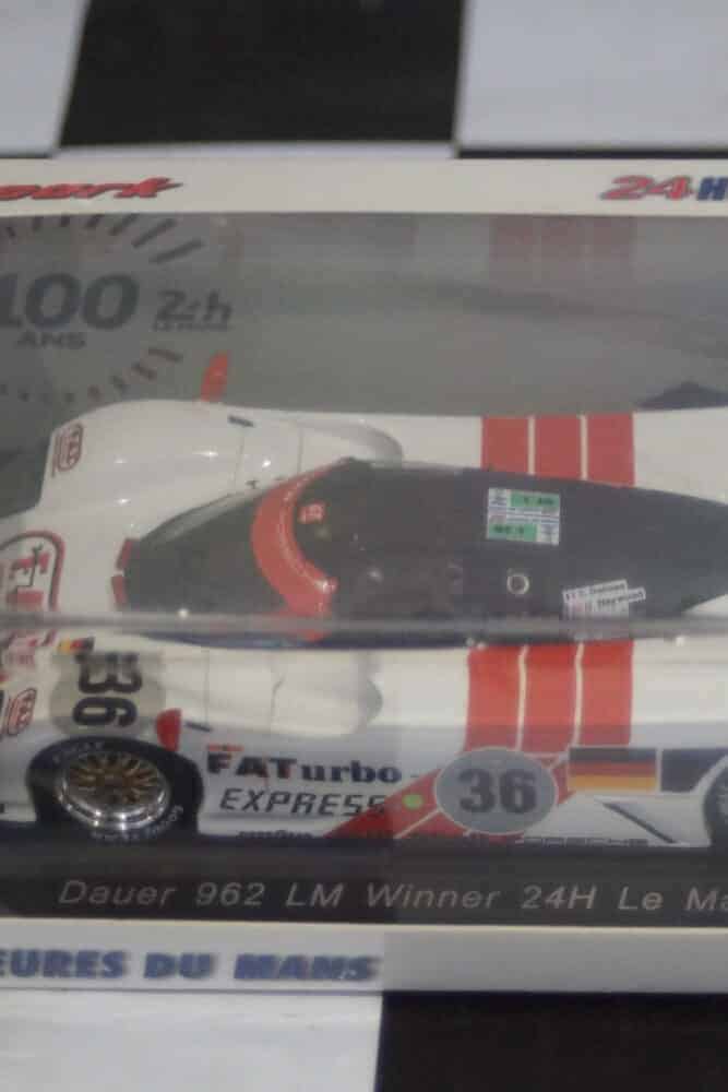 Spark dauer porsche 962 winner 24h le mans 1994 1:43 ref 43lm94