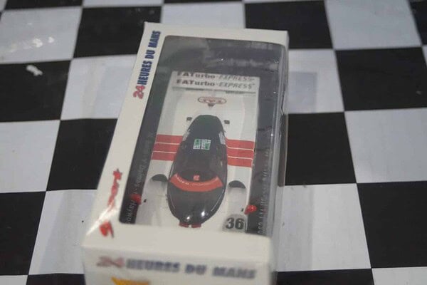Spark dauer porsche 962 winner 24h le mans 1994 1:43 ref 43lm94