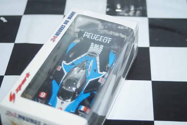 Spark peugeot 908 hdi winner 24h le mans 2009 (signed) 1:43 ref 43lm09