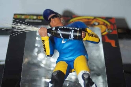 Minichamps v.rossi motogp 2006 figurine 1:12th 312 060196