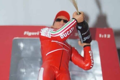 Minichamps figurine honda c.stoner 2006 1:12th 312 060127