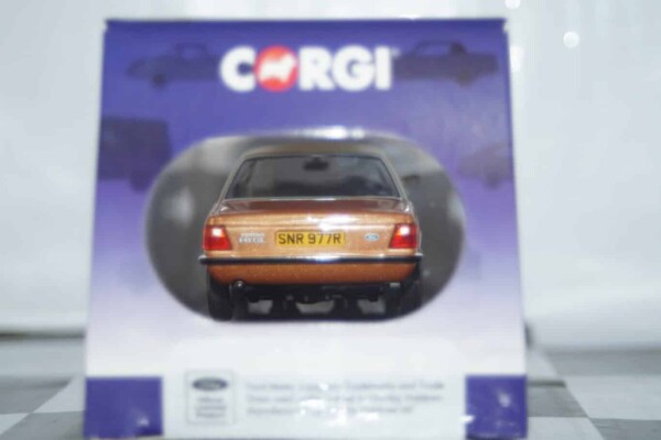 Vanguards ford cortina mk4 1.6 gl gold 1/43 ref  va11917