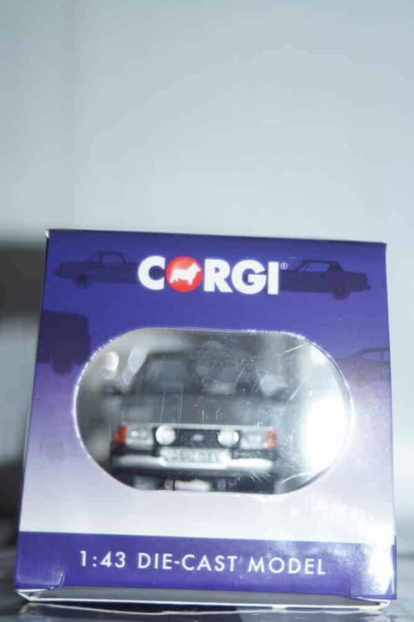 Vanguards ford escort mk3 xr3i silver 1/43 ref va11017