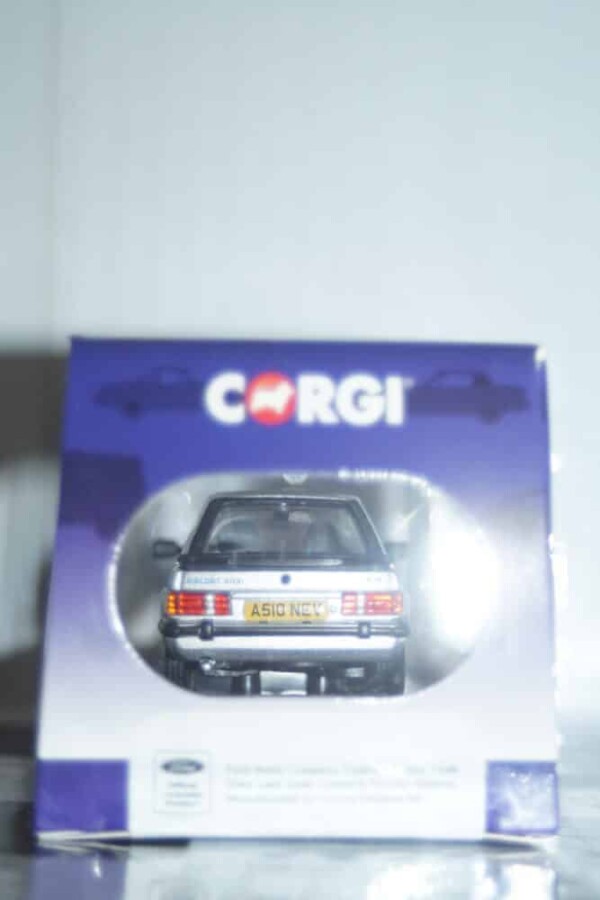 Vanguards ford escort mk3 xr3i silver 1/43 ref va11017