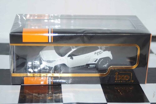 Ixo pandem gr yaris white moc327.22
