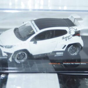 Ixo pandem gr yaris white moc327.22