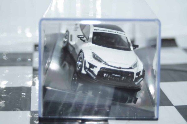 Ixo pandem gr yaris white moc327.22