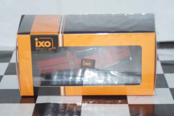 Ixo ford mustang fastback custom 1967 diecast 1:43 clc478n.22 black and red