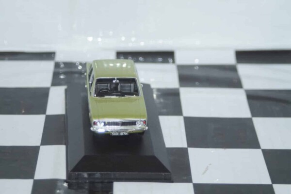 Vanguards ford cortina mk2 (lotus) fern green va04121