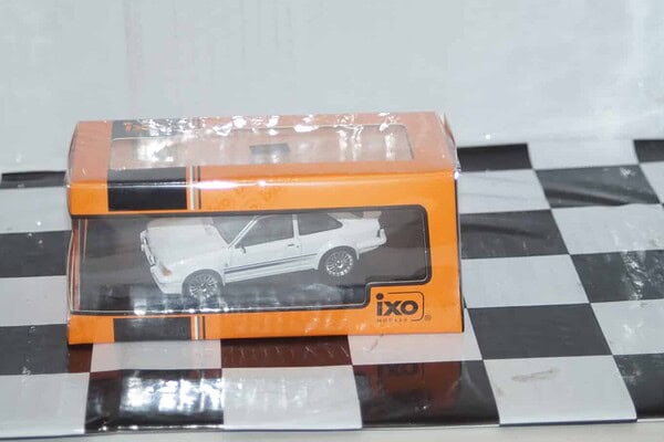 Ixo ford escort mk3 rs turbo 1984 diecast 1:43 clc420n