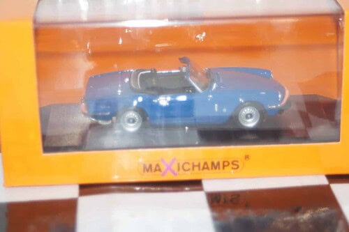 Maxichamps mercedes benz 190e 1984 gold 1:43 940 035600