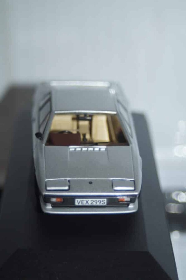 Vanguards lotus esprit series 1 silver ref va14203 1:43