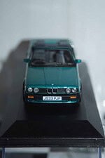 Corgi vanguards bmw 323i (e30) saloon green va13802 1:43
