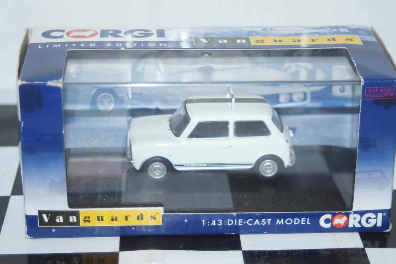 Corgi vanguards mini 1275gt white "the 4,000,000th mini" va13505 1:43 scale