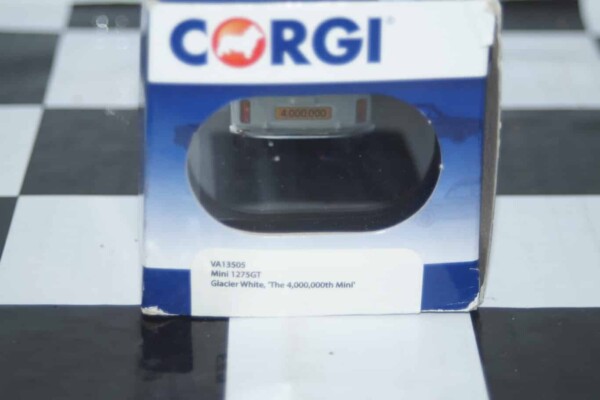 Corgi vanguards mini 1275gt white "the 4,000,000th mini" va13505 1:43 scale