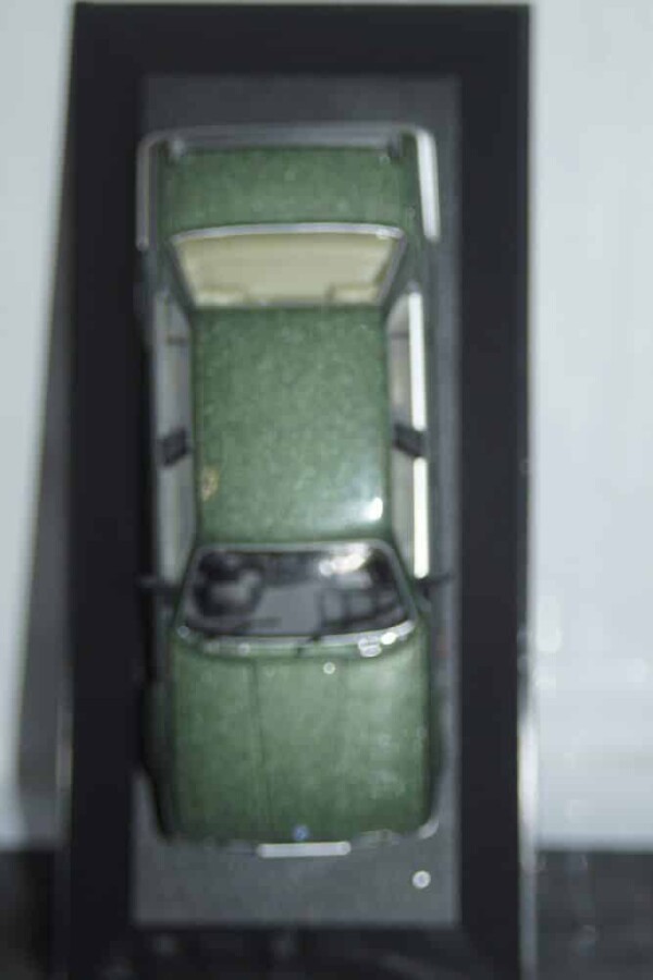 Corgi vanguards bmw 323i (e30) saloon green va13802 1:43