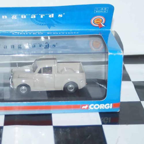 Corgi vanguards morris minor traffic police 75th anniversary ref va05806