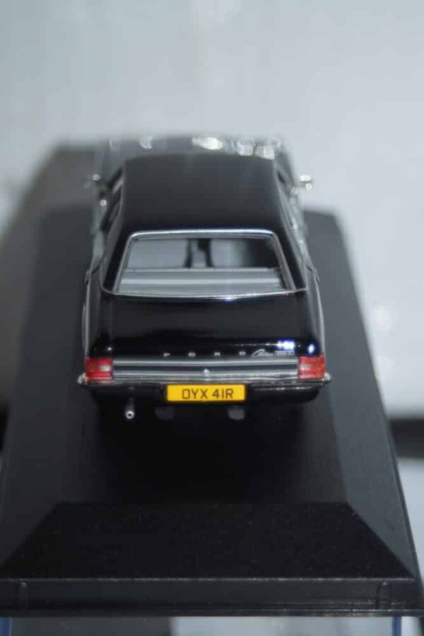 Vanguards ford zephyr 6 mk3 west riding constabulary police ref va46000