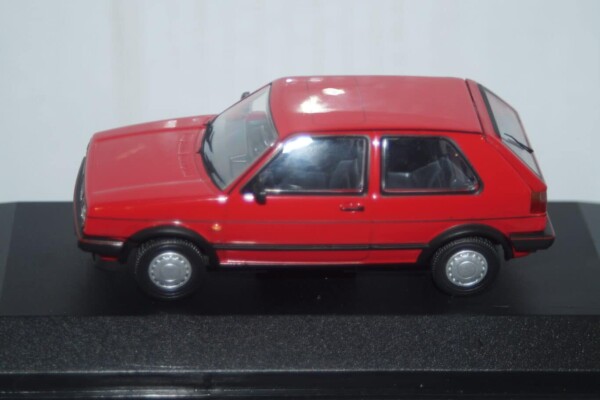 Corgi vanguards volkswagen golf mk 2 gti red va13600 1:43