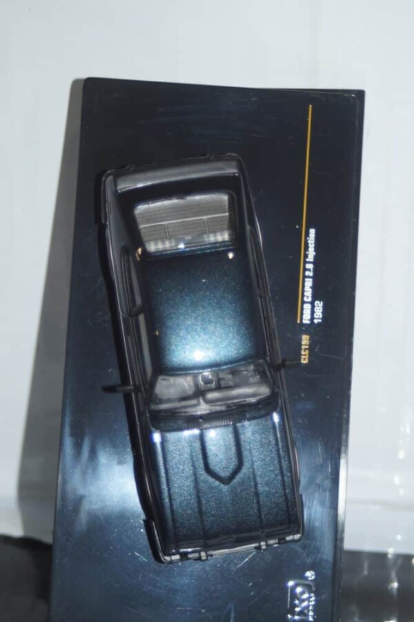 Ixo ford capri 2.8l injection 1982 1:43 diecast clc199