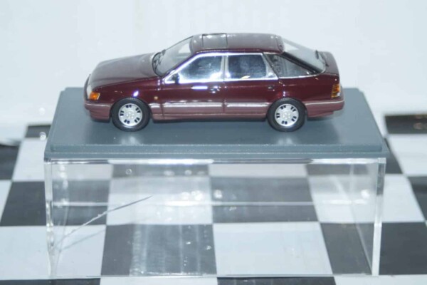 Neo models ford scorpio mk1,maroon neo43337 1:43 scale,crack in case