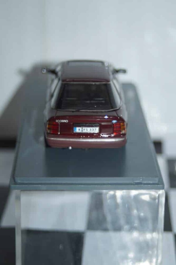 Neo models ford scorpio mk1,maroon neo43337 1:43 scale,crack in case