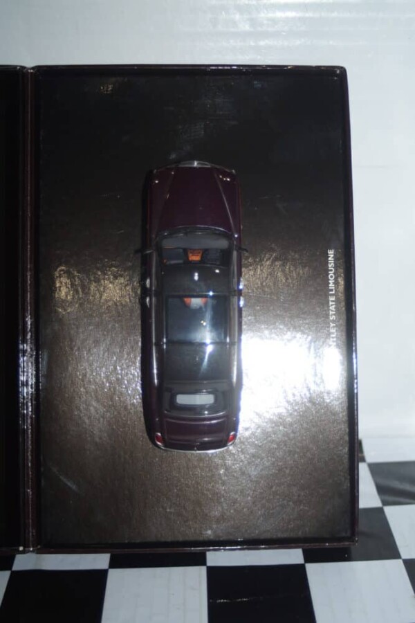 Minichamps bentley exp speed 8 le mans 24hrs 2002 ref 436 021308 1:43