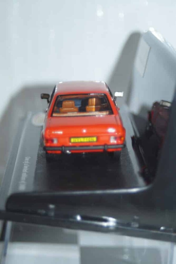 Vitesse ford escort 1981 mk2 sport in red 1:43rd 24825