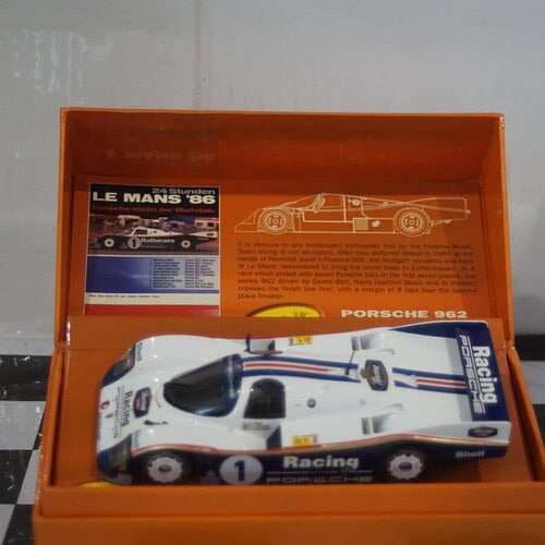 Slot it porsche 962 lm1986 #1 h.j.stuck cw04
