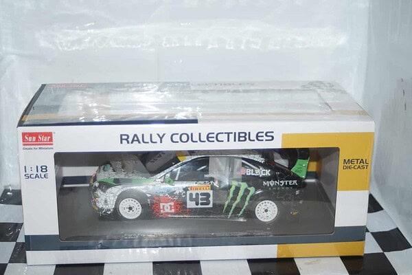 Sunstar ford focus rs wrc 2010 rallyday show at castle combe circuit ken block ref 3956 1:18 scale