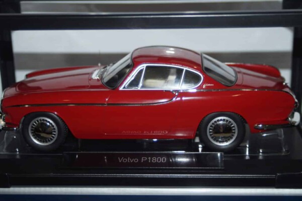 Norev volvo p1800 1961 red 1:18 scale 188700