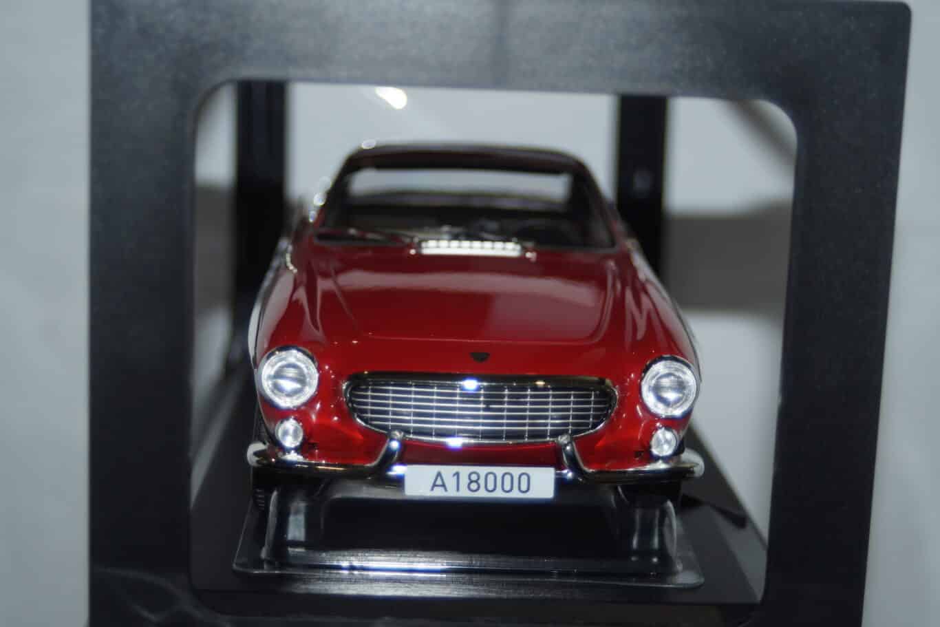 Norev volvo p1800 1961 red 1:18 scale 188700
