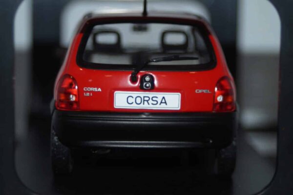 Whitebox opel / vauxhall corsa a sr 1985 white 1:24 wb124239-o