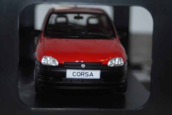 Whitebox opel / vauxhall corsa a sr 1985 white 1:24 wb124239-o