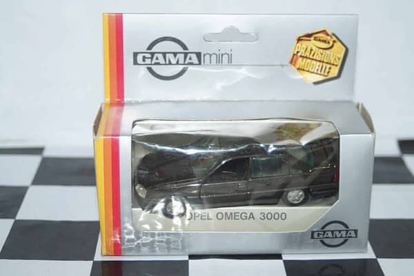 Gama opel/ vauxhall senator gold/bronze 1133 in 1:43 scale
