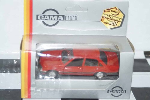 Gama opel rekord in red 1176 in 1:43 scale