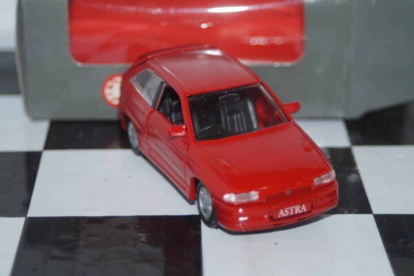 Gama vauxhall / opel astra mk3 gsi red in vauxhall box in 1:43 scale