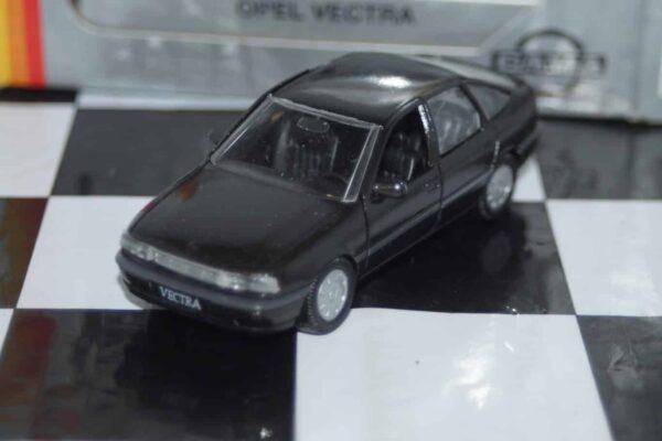 Gama opel ascona vauxhall cavalier saloon mk2 1140 1:43
