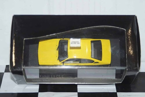 Minichamps opel kadett c gt/e 73-74 in black and yellow 430 045622
