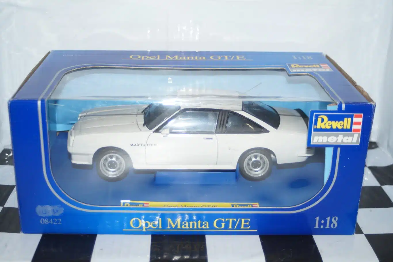 Revell Metal Opel Manta GT E 1 18 REF 08422