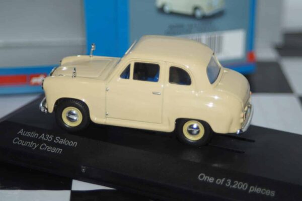 Vanguards austin a35 saloon country cream 1/43 diecast va02309