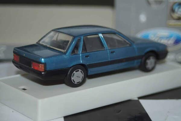 Trax top gear holden vl commodore sedan 1986 tr16b