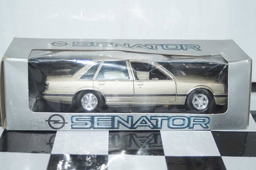 Gama opel senator 3.0e gold 1:25